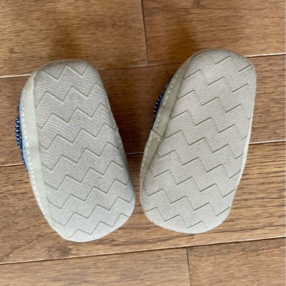 Carters Newborn Baby Shoes Blue - Picture 2 of 4